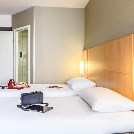 Ibis Lausanne Crissier Eksteriør billede