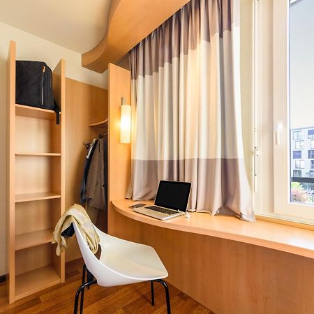 Ibis Lausanne Crissier Eksteriør billede
