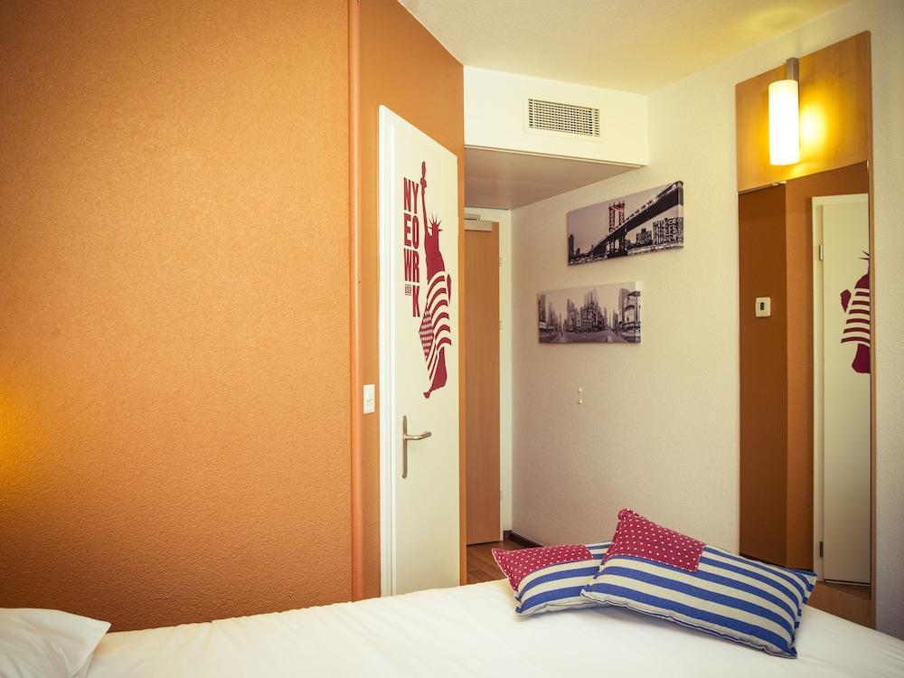 Ibis Lausanne Crissier Eksteriør billede