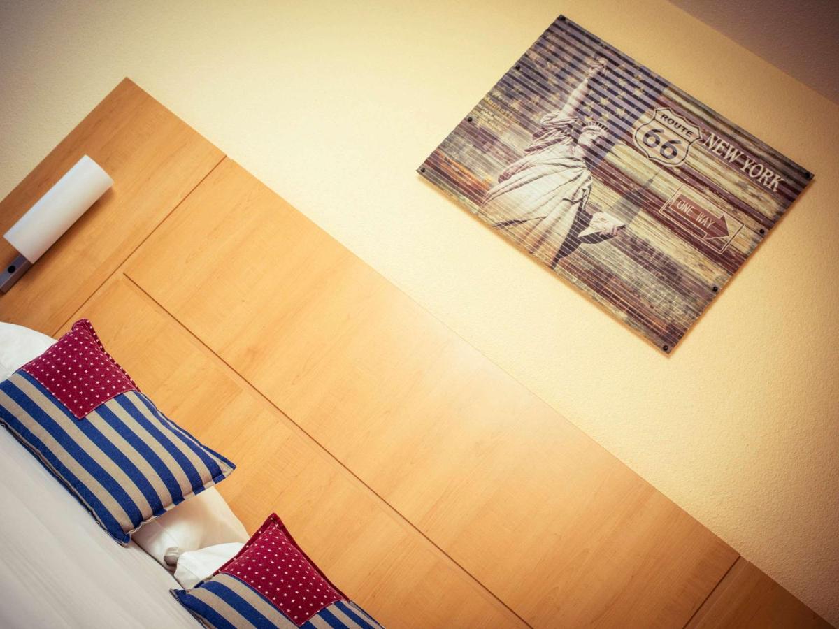 Ibis Lausanne Crissier Eksteriør billede