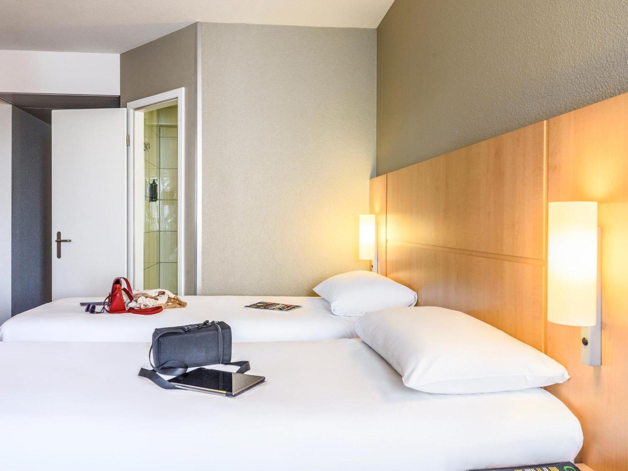 Ibis Lausanne Crissier Eksteriør billede